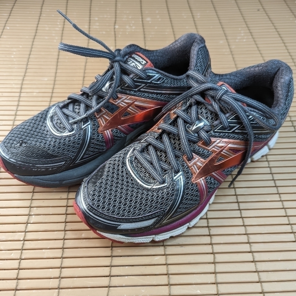 Brooks Adrenaline GTS 17 Gray Running Sneakers Women’s Shoes Size 10 1202311B044